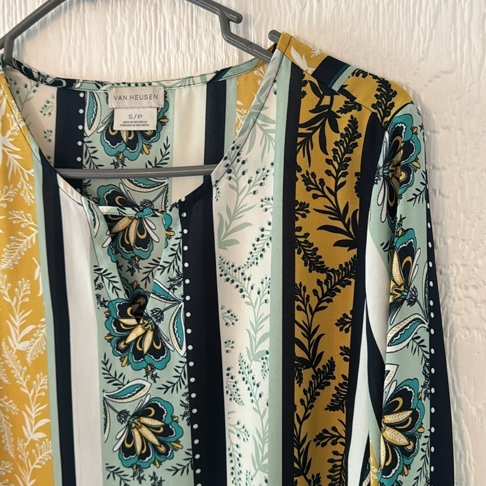 Van Heusen floral blouse size small